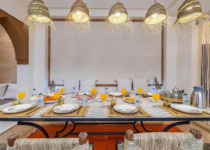 Riad Macan Exclusive And Trendy Chich Breakfast Incl